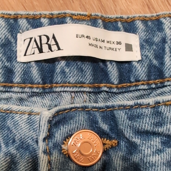 Zara Women's Light Blue High Rise Relaxed Jeans - Picture 2 of 12